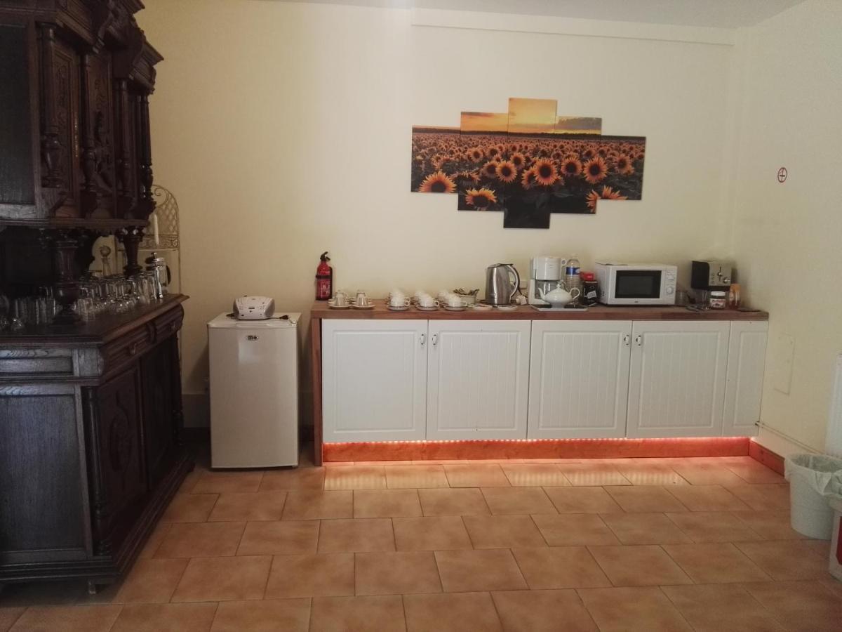 Le Chene Vert Millac  Zewnętrze zdjęcie